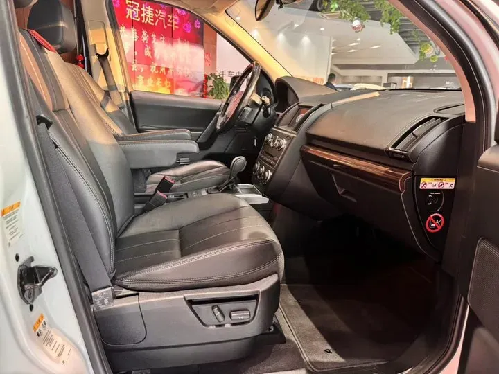 2015 Land Rover Freelander 2 2.0T 240HP L4 6AT,autocango,china used car exporter,china ev exporter,chinese used car exporter,chinese used ev exporter