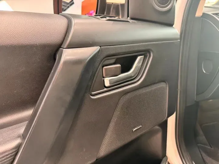 2015 Land Rover Freelander 2 2.0T 240HP L4 6AT,autocango,china used car exporter,china ev exporter,chinese used car exporter,chinese used ev exporter