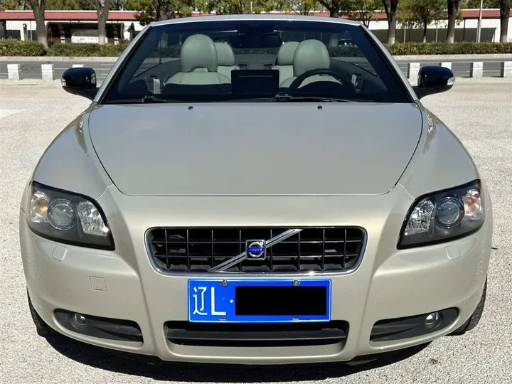 2010 Volvo C70 2.5T 230HP L5 5AT,autocango,china used car exporter,china ev exporter,chinese used car exporter,chinese used ev exporter