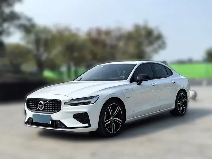 2021 Volvo S60 2.0T 303HP L4 8AT PHEV 11.6KWH