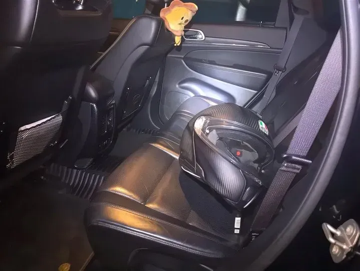 2020 Jeep Grand Cherokee 3.0L 234HP V6 8AT,autocango,china used car exporter,china ev exporter,chinese used car exporter,chinese used ev exporter