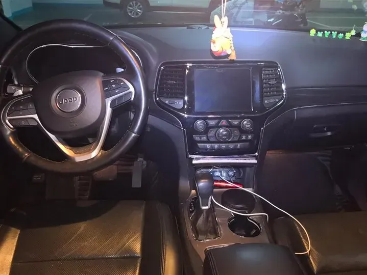 2020 Jeep Grand Cherokee 3.0L 234HP V6 8AT,autocango,china used car exporter,china ev exporter,chinese used car exporter,chinese used ev exporter