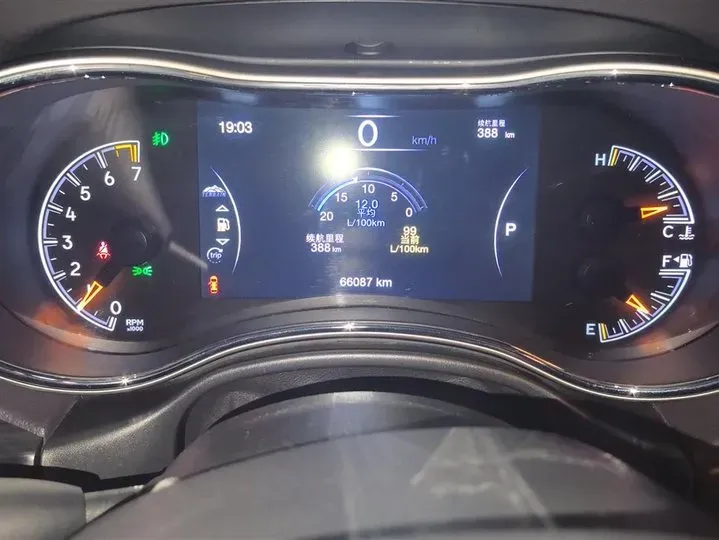 2020 Jeep Grand Cherokee 3.0L 234HP V6 8AT,autocango,china used car exporter,china ev exporter,chinese used car exporter,chinese used ev exporter