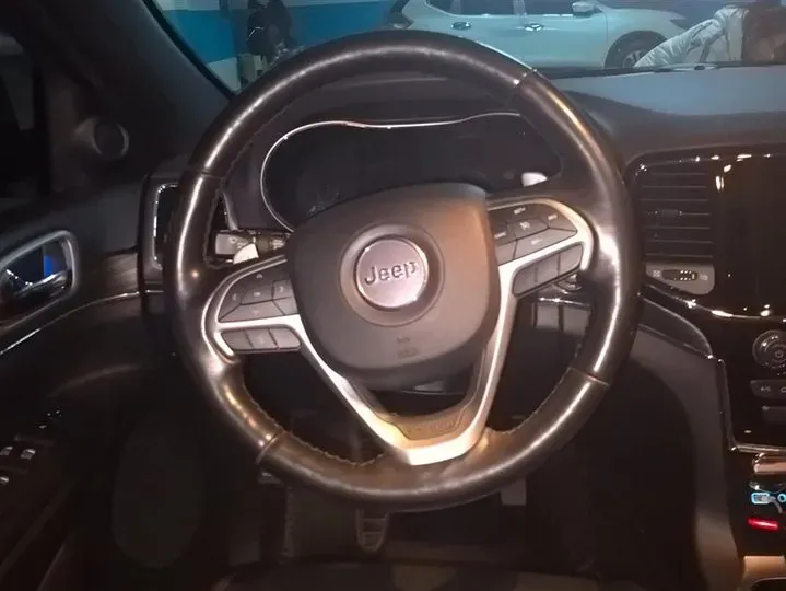 2020 Jeep Grand Cherokee 3.0L 234HP V6 8AT,autocango,china used car exporter,china ev exporter,chinese used car exporter,chinese used ev exporter