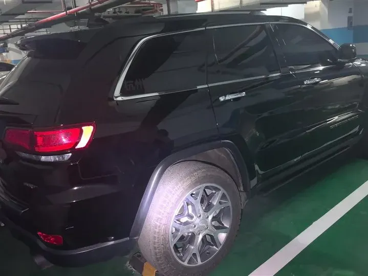 2020 Jeep Grand Cherokee 3.0L 234HP V6 8AT,autocango,china used car exporter,china ev exporter,chinese used car exporter,chinese used ev exporter