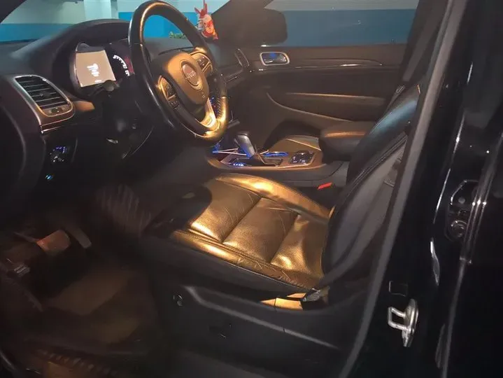 2020 Jeep Grand Cherokee 3.0L 234HP V6 8AT,autocango,china used car exporter,china ev exporter,chinese used car exporter,chinese used ev exporter