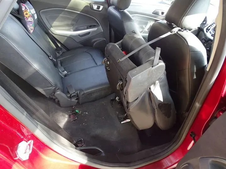 2013 Ford EcoSport 1.5L 110HP L4 6DCT,autocango,china used car exporter,china ev exporter,chinese used car exporter,chinese used ev exporter