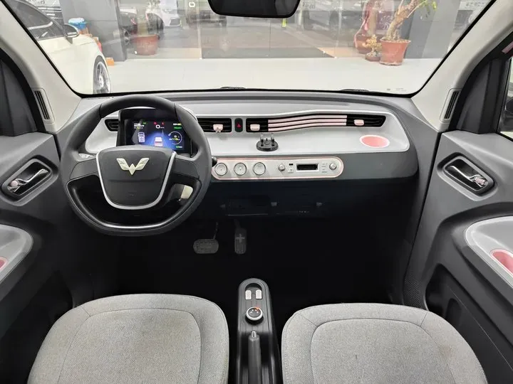 2021 WuLing HongGuang MINI EV BEV 13.8KWH,autocango,china used car exporter,china ev exporter,chinese used car exporter,chinese used ev exporter