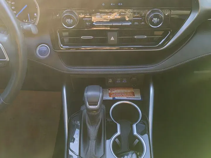 2022 Toyota Highlander 2.5L 192HP L4 E-CVT Hybrid,autocango,china used car exporter,china ev exporter,chinese used car exporter,chinese used ev exporter