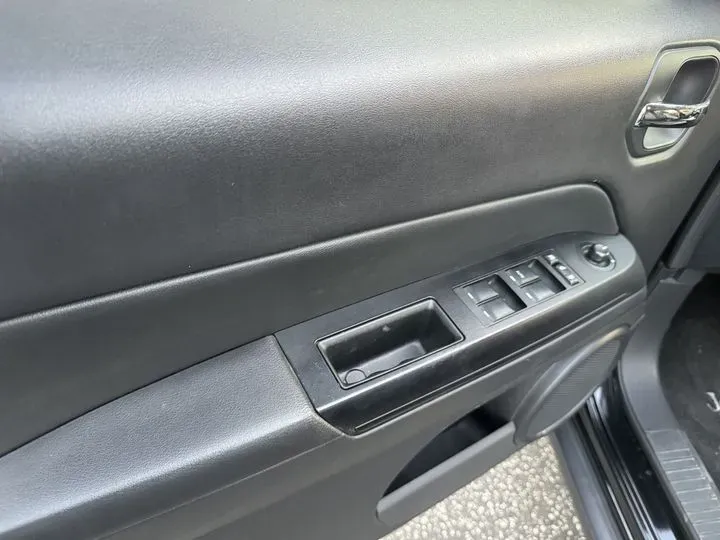 2014 Jeep Patriot 2.4L 170HP L4 6AT,autocango,china used car exporter,china ev exporter,chinese used car exporter,chinese used ev exporter