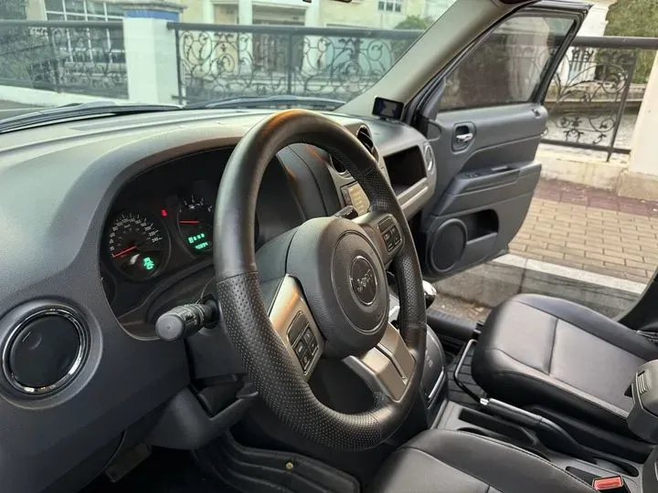 2014 Jeep Patriot 2.4L 170HP L4 6AT,autocango,china used car exporter,china ev exporter,chinese used car exporter,chinese used ev exporter