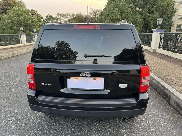 2014 Jeep Patriot 2.4L 170HP L4 6AT,autocango,china used car exporter,china ev exporter,chinese used car exporter,chinese used ev exporter