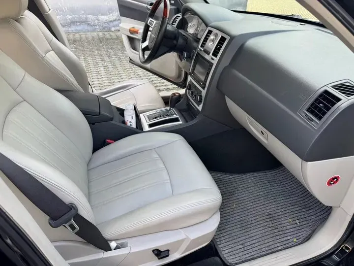 2007 Chrysler 300C 2.7L 206HP V6 4AT,autocango,china used car exporter,china ev exporter,chinese used car exporter,chinese used ev exporter