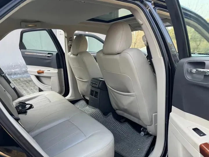 2007 Chrysler 300C 2.7L 206HP V6 4AT,autocango,china used car exporter,china ev exporter,chinese used car exporter,chinese used ev exporter