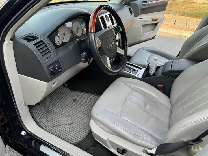 2007 Chrysler 300C 2.7L 206HP V6 4AT,autocango,china used car exporter,china ev exporter,chinese used car exporter,chinese used ev exporter