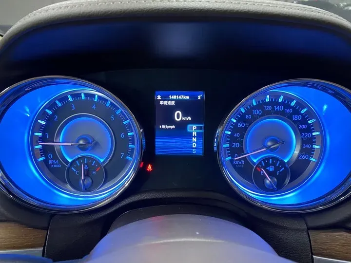 2013 Chrysler 300C 3.6L 286HP V6 8AT,autocango,china used car exporter,china ev exporter,chinese used car exporter,chinese used ev exporter