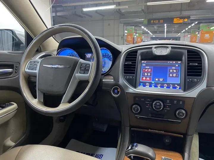 2013 Chrysler 300C 3.6L 286HP V6 8AT,autocango,china used car exporter,china ev exporter,chinese used car exporter,chinese used ev exporter