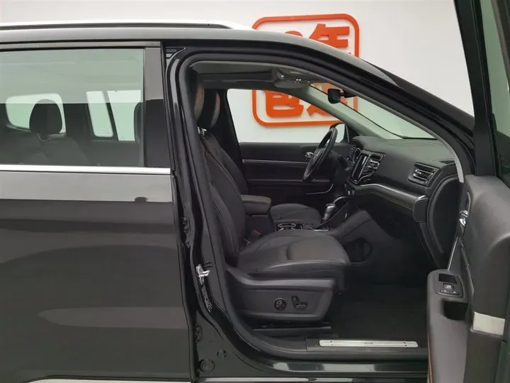 2018 Jeep Commander 2.0T 265HP L4 9AT,autocango,china used car exporter,china ev exporter,chinese used car exporter,chinese used ev exporter