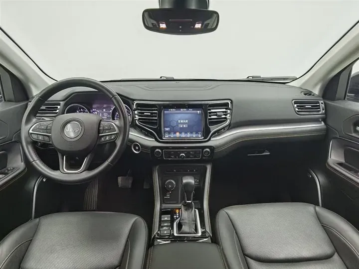 2018 Jeep Commander 2.0T 265HP L4 9AT,autocango,china used car exporter,china ev exporter,chinese used car exporter,chinese used ev exporter