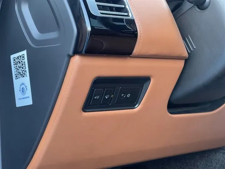 2020 Mansory Range Rover 3.0T 400HP L6 8AT,autocango,china used car exporter,china ev exporter,chinese used car exporter,chinese used ev exporter