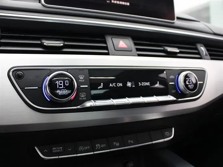 2018 Audi A4L 2.0T 190HP L4 7DCT,autocango,china used car exporter,china ev exporter,chinese used car exporter,chinese used ev exporter