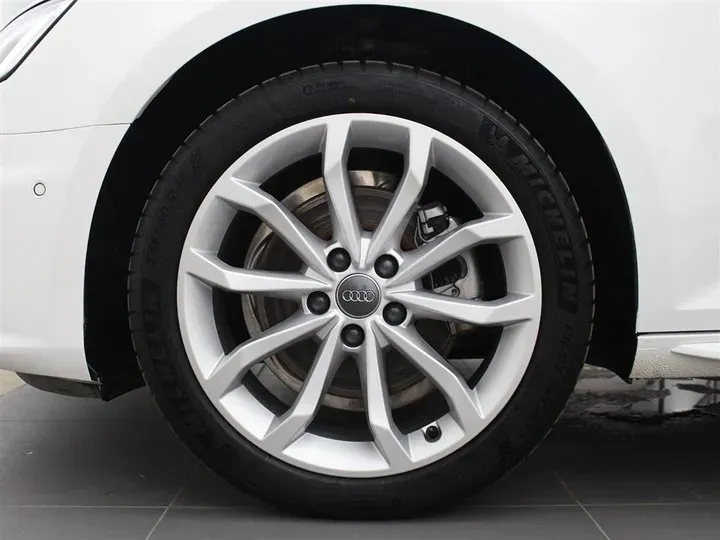 2018 Audi A4L 2.0T 190HP L4 7DCT,autocango,china used car exporter,china ev exporter,chinese used car exporter,chinese used ev exporter