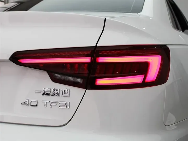 2018 Audi A4L 2.0T 190HP L4 7DCT,autocango,china used car exporter,china ev exporter,chinese used car exporter,chinese used ev exporter