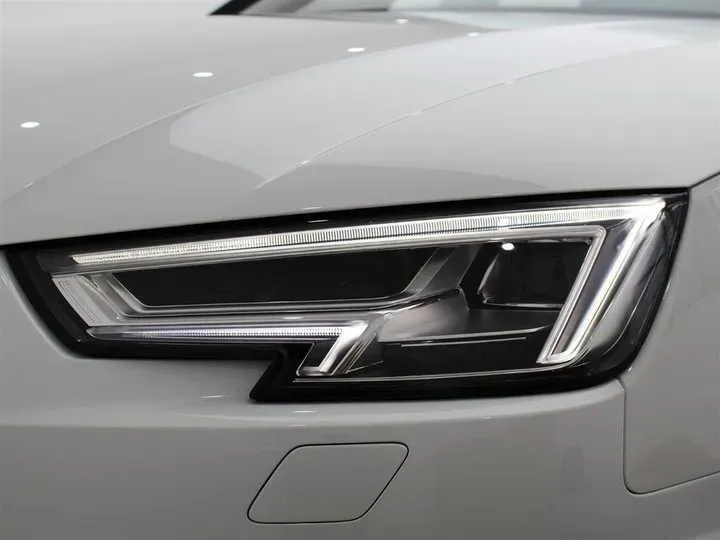 2018 Audi A4L 2.0T 190HP L4 7DCT,autocango,china used car exporter,china ev exporter,chinese used car exporter,chinese used ev exporter