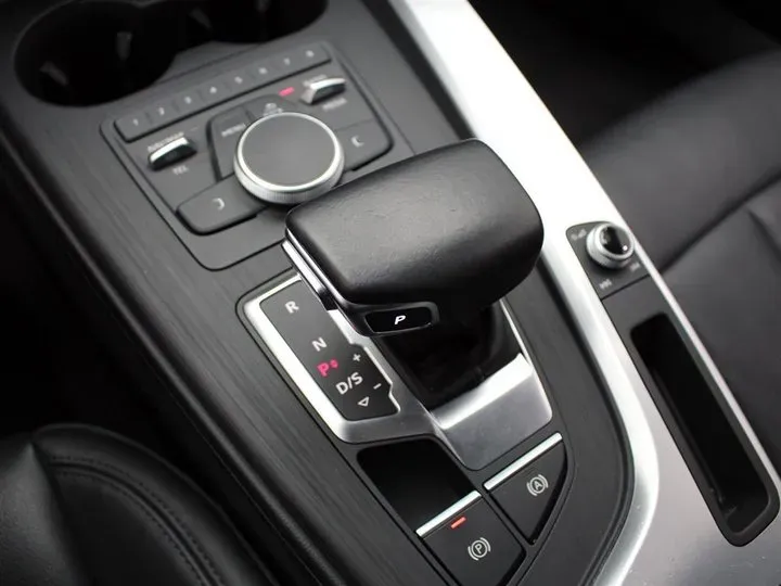 2018 Audi A4L 2.0T 190HP L4 7DCT,autocango,china used car exporter,china ev exporter,chinese used car exporter,chinese used ev exporter