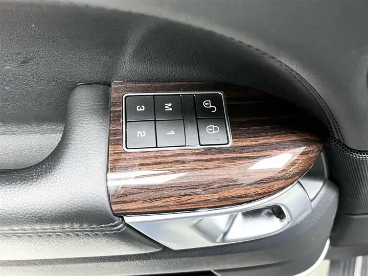 2020 Mansory Range Rover 3.0T 400HP L6 8AT,autocango,china used car exporter,china ev exporter,chinese used car exporter,chinese used ev exporter