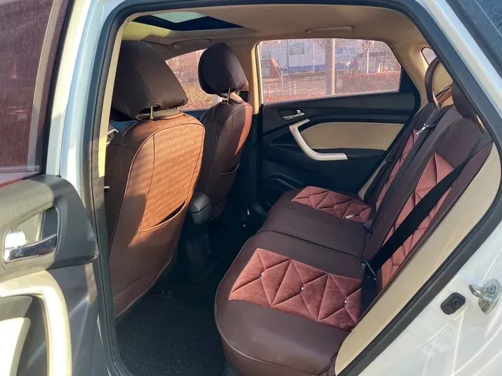 2016 ChangAn Alsvin V7 1.6L 124HP L4 5MT,autocango,china used car exporter,china ev exporter,chinese used car exporter,chinese used ev exporter