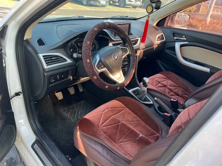 2016 ChangAn Alsvin V7 1.6L 124HP L4 5MT,autocango,china used car exporter,china ev exporter,chinese used car exporter,chinese used ev exporter