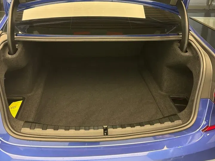 2021 BMW 3 Series 2.0T 184HP L4 8AT,autocango,china used car exporter,china ev exporter,chinese used car exporter,chinese used ev exporter