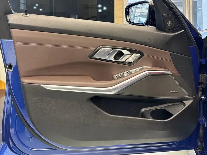 2021 BMW 3 Series 2.0T 184HP L4 8AT,autocango,china used car exporter,china ev exporter,chinese used car exporter,chinese used ev exporter