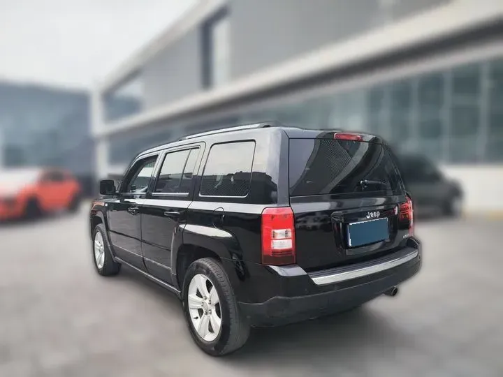2014 Jeep Patriot 2.4L 170HP L4 6AT,autocango,china used car exporter,china ev exporter,chinese used car exporter,chinese used ev exporter