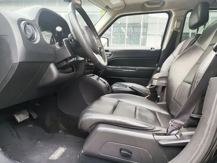 2014 Jeep Patriot 2.4L 170HP L4 6AT,autocango,china used car exporter,china ev exporter,chinese used car exporter,chinese used ev exporter