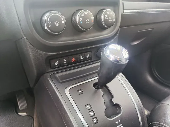 2014 Jeep Patriot 2.4L 170HP L4 6AT,autocango,china used car exporter,china ev exporter,chinese used car exporter,chinese used ev exporter