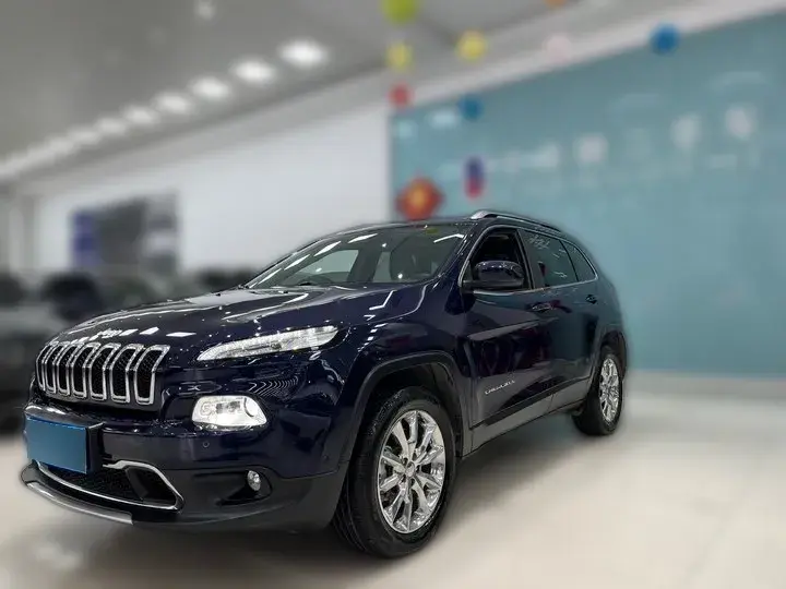 2016 Jeep Cherokee 2.4L 175HP L4 9AT