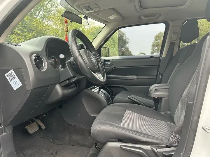 2014 Jeep Patriot 2.4L 170HP L4 6AT,autocango,china used car exporter,china ev exporter,chinese used car exporter,chinese used ev exporter