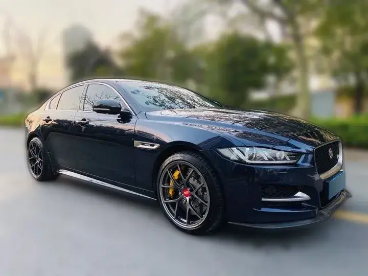 2018 Jaguar XE 2.0T 300HP L4 8AT