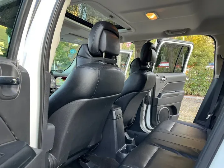 2015 Jeep Patriot 2.4L 170HP L4 6AT,autocango,china used car exporter,china ev exporter,chinese used car exporter,chinese used ev exporter