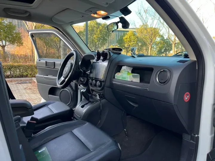 2015 Jeep Patriot 2.4L 170HP L4 6AT,autocango,china used car exporter,china ev exporter,chinese used car exporter,chinese used ev exporter