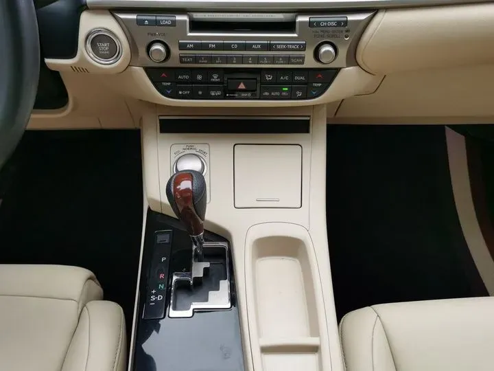 2013 Lexus ES 2.5L 184HP L4 6AT,autocango,china used car exporter,china ev exporter,chinese used car exporter,chinese used ev exporter