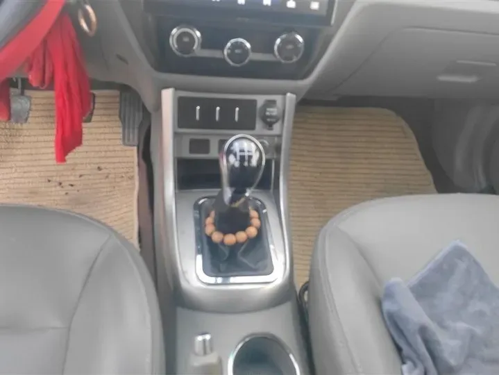 2013 Geely Emgrand Classic 1.5L 109HP L4 5MT,autocango,china used car exporter,china ev exporter,chinese used car exporter,chinese used ev exporter