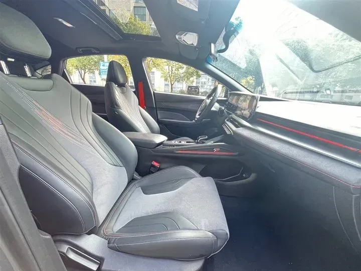 2022 Geely Binray 1.5T 181HP L4 7DCT,autocango,china used car exporter,china ev exporter,chinese used car exporter,chinese used ev exporter