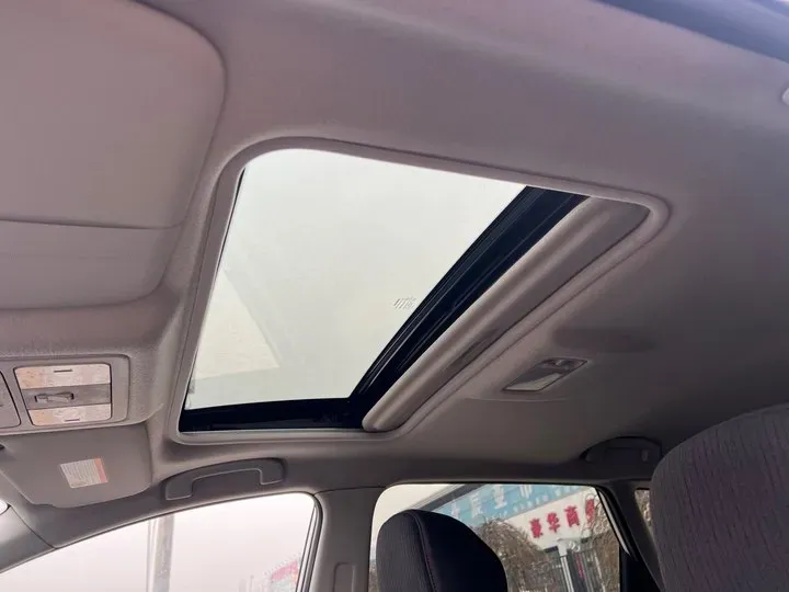 2011 Nissan Tiida 1.6T 190HP L4 6MT,autocango,china used car exporter,china ev exporter,chinese used car exporter,chinese used ev exporter