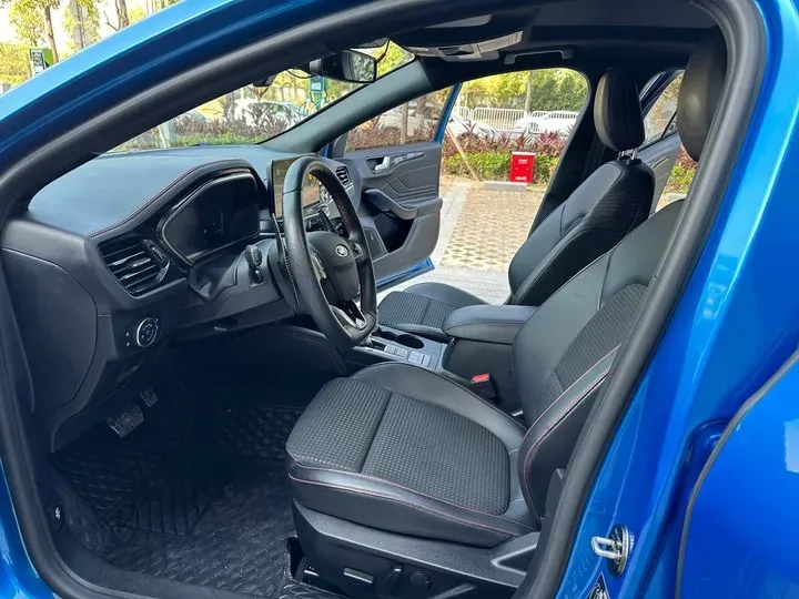 2021 Ford Focus 1.5T 174HP L3 8AT,autocango,china used car exporter,china ev exporter,chinese used car exporter,chinese used ev exporter
