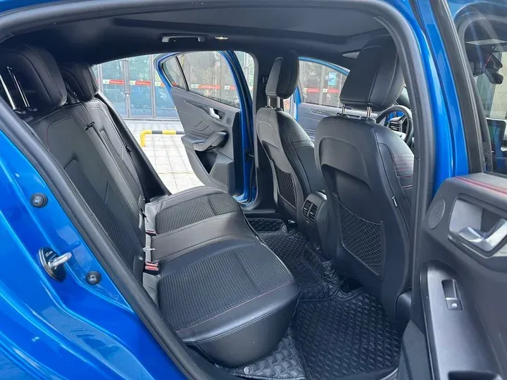 2021 Ford Focus 1.5T 174HP L3 8AT,autocango,china used car exporter,china ev exporter,chinese used car exporter,chinese used ev exporter