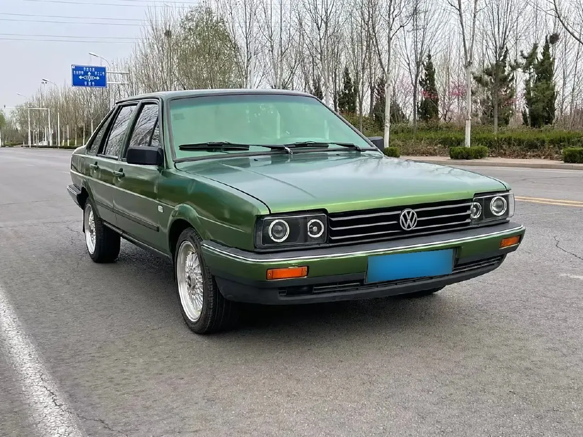 2004 Volkswagen Santana Classic 1.6L 87HP L4 5MT,autocango,china used car exporter,china ev exporter,chinese used car exporter,chinese used ev exporter