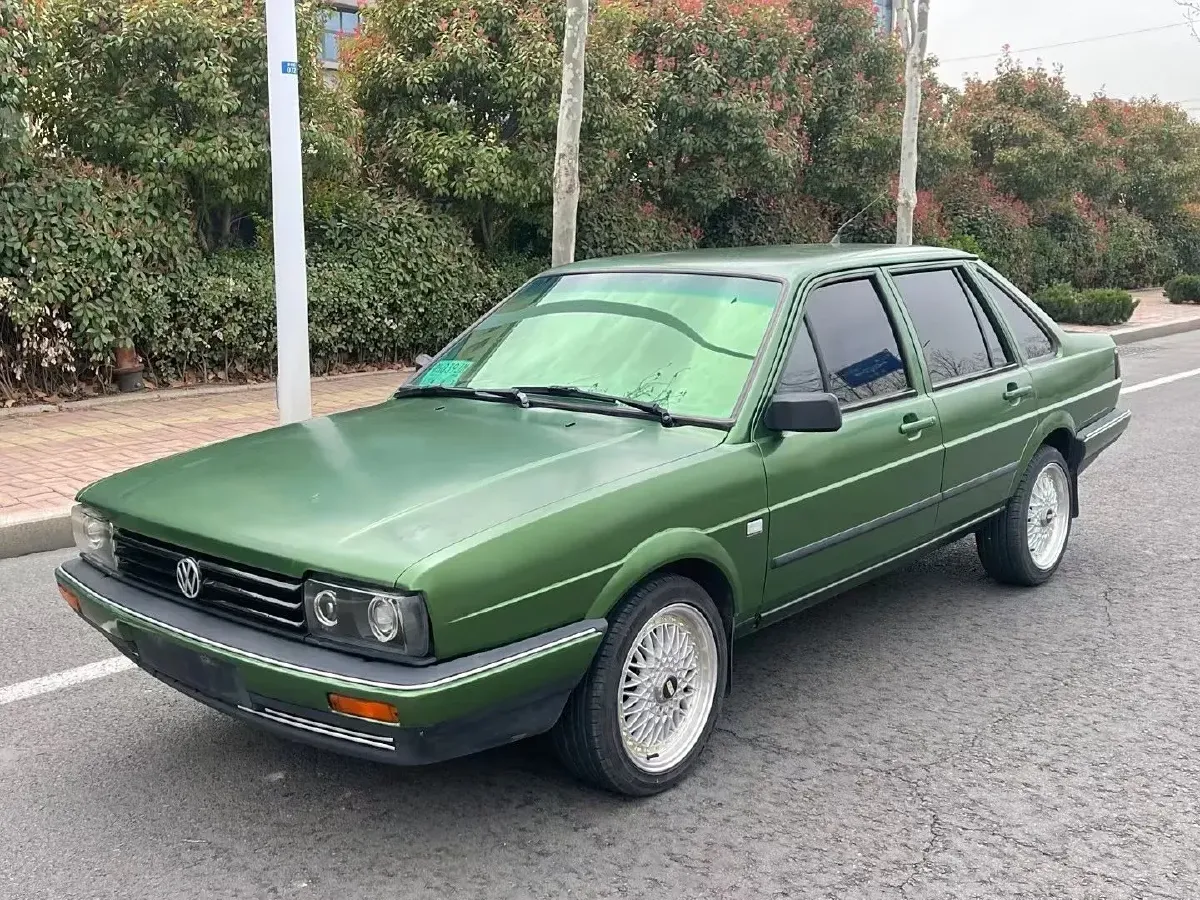 2004 Volkswagen Santana Classic 1.6L 87HP L4 5MT,autocango,china used car exporter,china ev exporter,chinese used car exporter,chinese used ev exporter